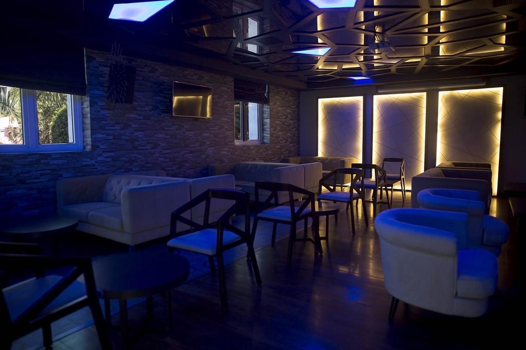 The Centre Point Hotel Chennai Luaran gambar