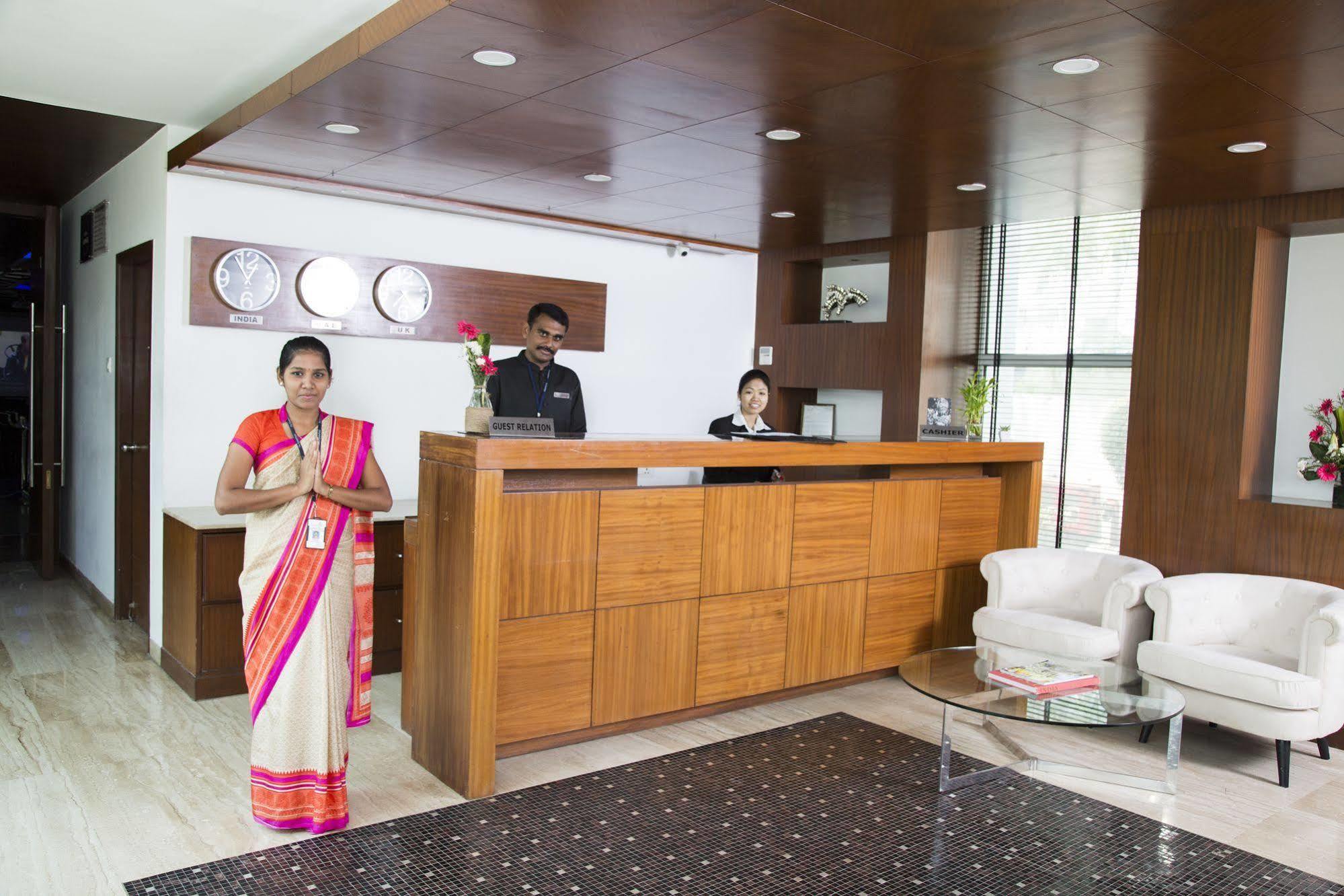 The Centre Point Hotel Chennai Luaran gambar